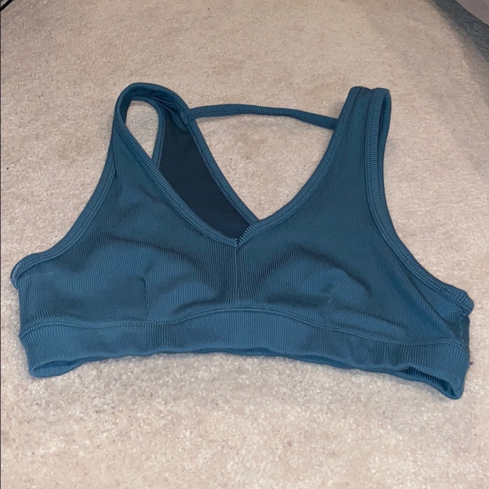 NWOT alo yoga sports bra